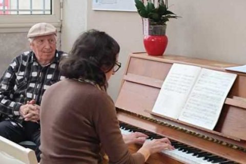 Carmableu piano