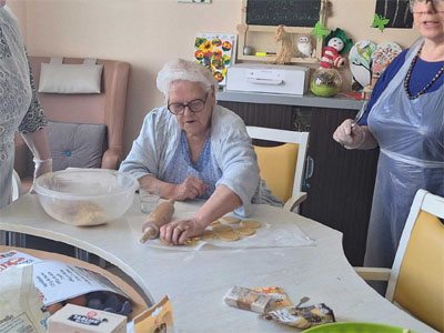 emeis la reine des pres ateliers