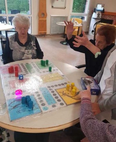 emeis la reine des pres jeux