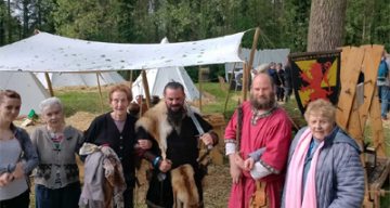 la reine des près sortie