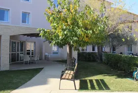 jardin2 residence chateau notre dame parignargues