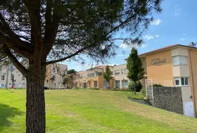 cinea clinique castelviel facade esxterieure2 gene