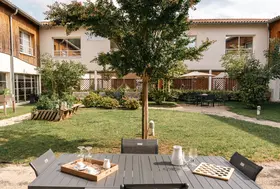 maison de retraite carbon blanc jardin