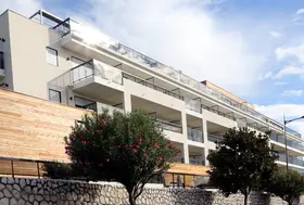 maison de retraite les oliviers saint laurent du var 06