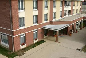 maison de retraite quentin de la tour saint quentin 01 0