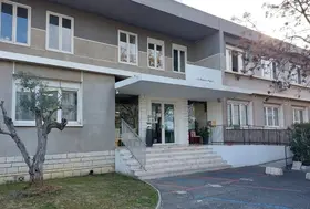 maison de retraite rognac entree