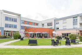 photo exterieur jardin face residence