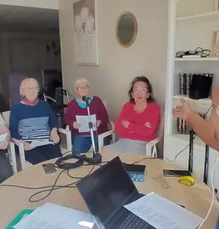 emeis bois jooli radio