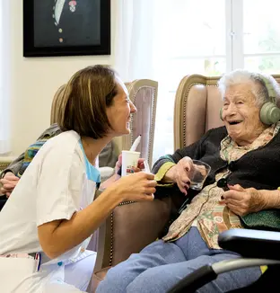 l'accompagnement personnalisé à la maison de retraite emeis de Saint-Omer