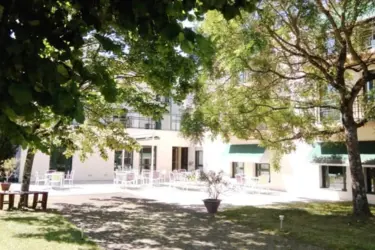 maison de retraite les charentes 12