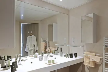 maison de retraite les amaltides 71 chatenoy le royal salle de bain