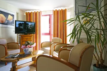 maison de retraite montmorillon salon tv