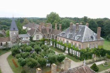 maison de retraite chateau villeniard vaux sur lunain exterieur