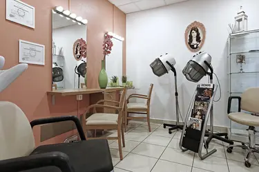 maison de retraite l oustau de leo saint saturnin les avignon 84 salon de coiffure