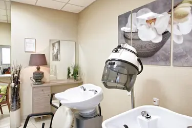 maion de retraite le relais des sens talence salon de coiffure p0q0499 dxo snapseed