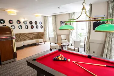 maison de retraite paris mozart salon