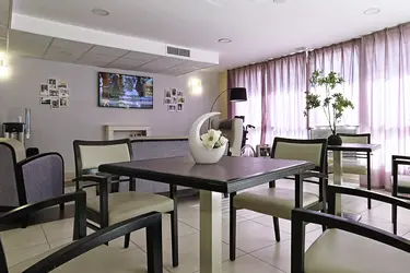 maison de retraite les portes du luberon avignon 84 salon 1er