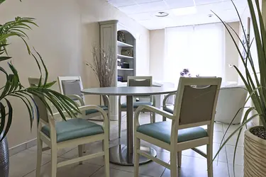 maison de retraite les portes du luberon avignon 84 salon familles usa