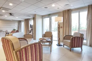 maison de retraite l oasis le teich salon2