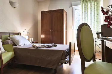 maison de retraite les chesnaies chambre2 84