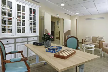 maison de retraite les chesnaies salle activite 84