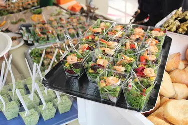 buffet residence chateau notre dame parignargues