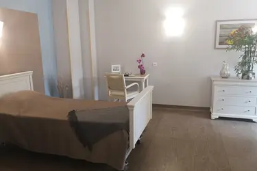 chambre studio1 residence chateau notre dame parignargues