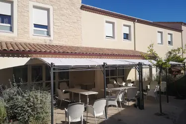 usa jardin residence chateau notre dame parignargues