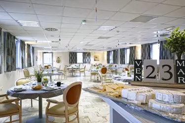 maison de retraite chambray les tours restaurant