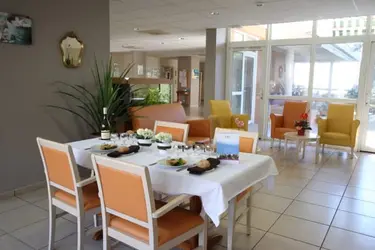 residence les tamaris resto