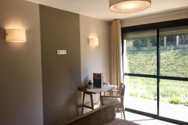 residence les cedres de paron chambre renovee2 89 0