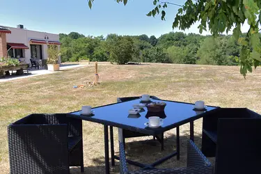 residence les cedres de paron jardins 89 0