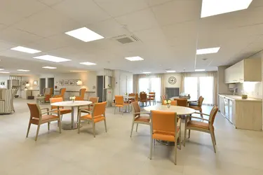 residence les cedres de paron salon up 89 0