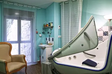 maison de retraite tours balneo