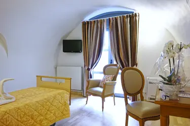 maison de retraite tours chambre