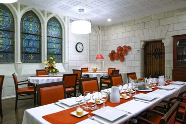 maison de retraite tours restaurant 2