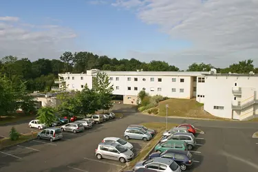 clinique les jeunes chenes pau 01 0