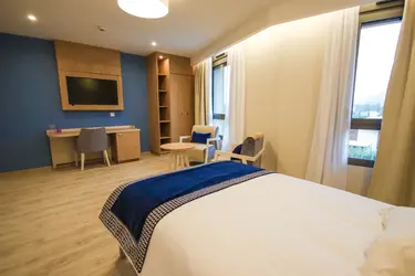 clinique parassy chambre bleue salon