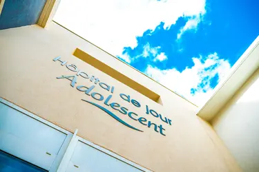 clinique psy l escale saint victoret pole ados facade