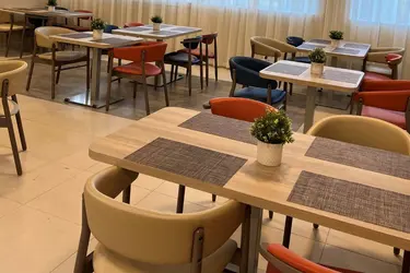 clinique les buissonnets restaurant 2