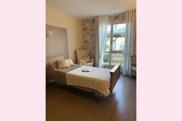 emeis-maison-de-retraite-les-aloes-chambre