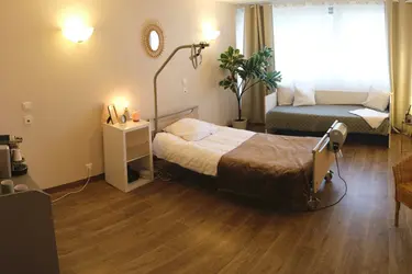 emeis-maison-de-retraite-bastide-des-oliviers-chambre