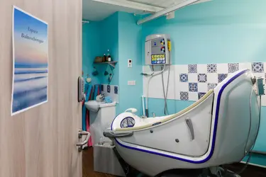 emeis-maison-de-retraite-choiseul-balneotherapie