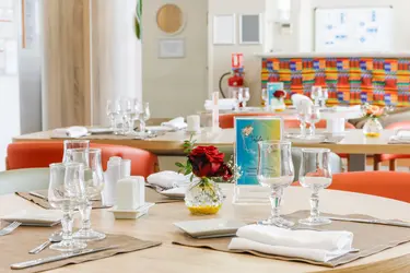 emeis-maison-de-retraite-choiseul-salle-restaurant