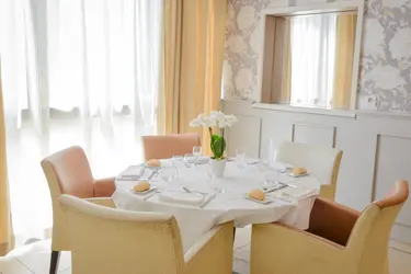 emeis maison de retraite le corbusier salon invite