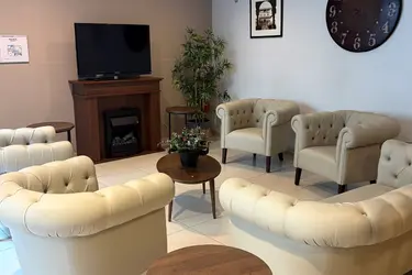 emeis-maison-de-retraite-edith-piaf-salon