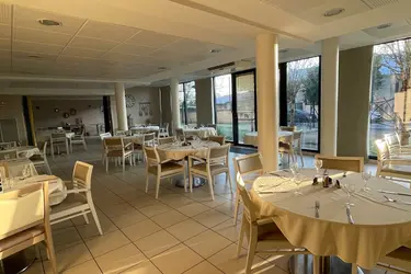 emeis maison de retraite les jardins de charlotte salle de restaurant 1