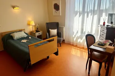 emeis maison de retraite les lys montigny en gohelle chambre.jpg