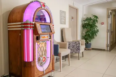 emeis-maison-de-retraite-les-pivoines-jukebox