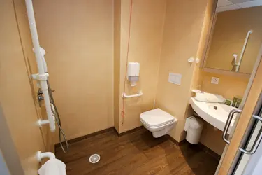 emeis-maison-de-retraite-les-pivoines-salle-bain